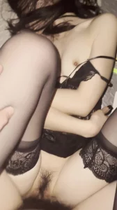 黑丝小母狗，完整版已上传至电报群