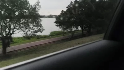 外面在打雷，我在车里打炮