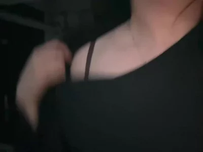 骚逼看腻了，看看母狗的奶子吧