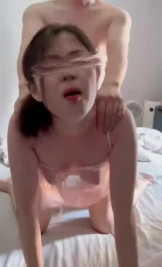 你的女神，我的母狗