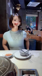 [原创]带老婆餐厅和公园露出紧张刺激