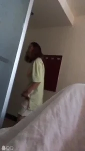 留守少妇出轨偷情送了娃迫不及待的找我