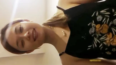 “好敏感，受不了了，快操我”易敏感体质少妇被玩弄的受不了主动求操