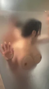 老婆和单男在浴室操的欢