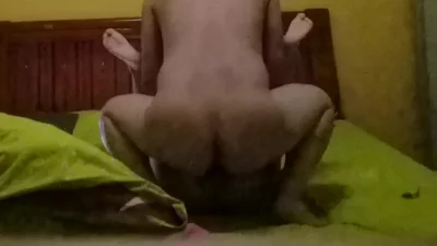 露脸白嫩离异小少妇女上位