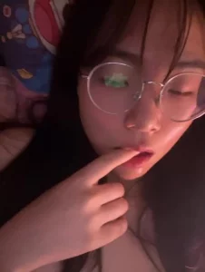 大学生母狗宿舍自慰