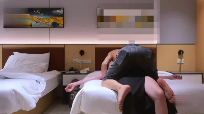 酒吧遇到一个大奶妹子-