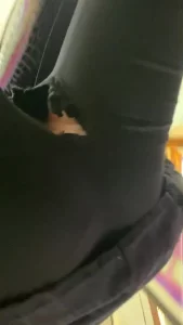 商场人前露骚屄3