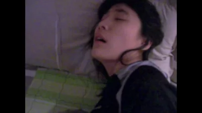 淫妻潇潇老师自摸奶子被内射